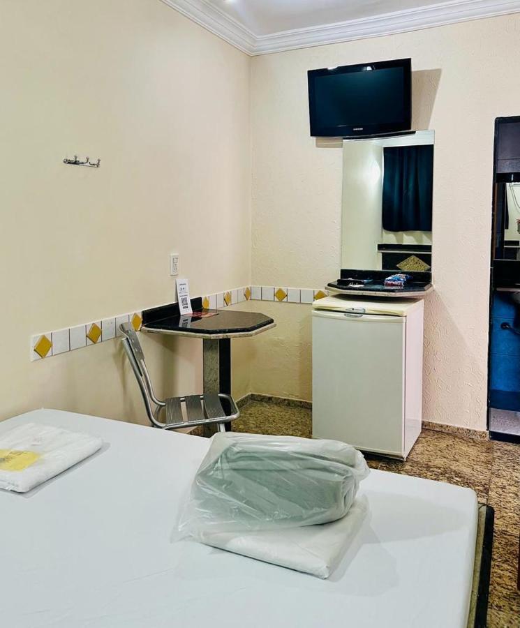 Hotel Buriti Stop (Adults Only) กัวยาเนีย ภายนอก รูปภาพ