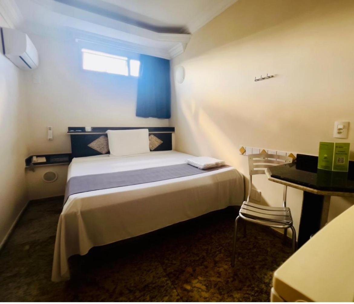 Hotel Buriti Stop (Adults Only) กัวยาเนีย ภายนอก รูปภาพ