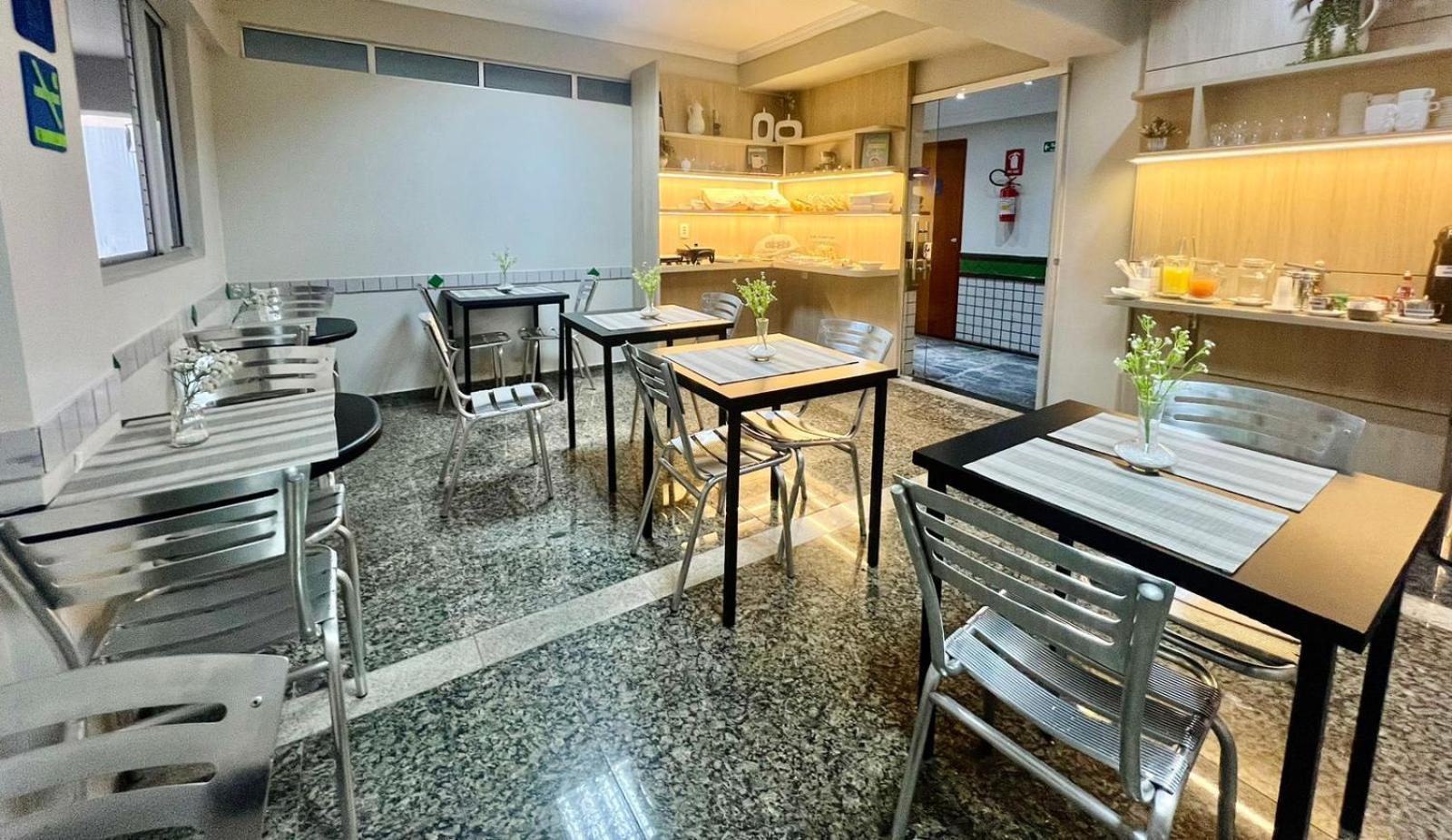 Hotel Buriti Stop (Adults Only) กัวยาเนีย ภายนอก รูปภาพ