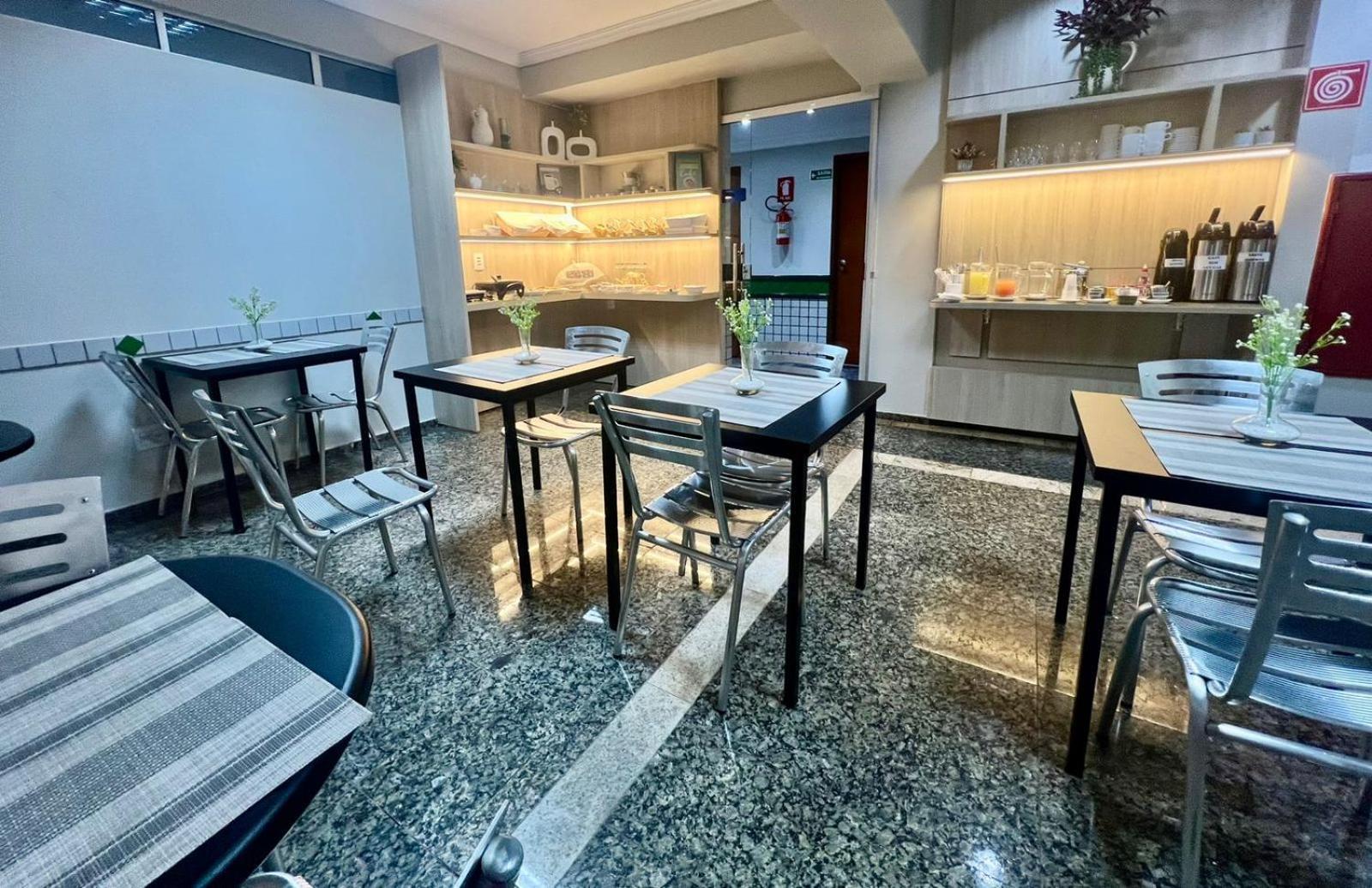 Hotel Buriti Stop (Adults Only) กัวยาเนีย ภายนอก รูปภาพ