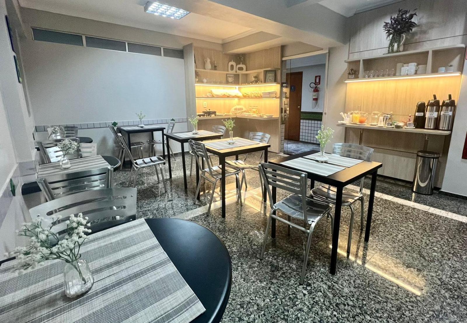 Hotel Buriti Stop (Adults Only) กัวยาเนีย ภายนอก รูปภาพ